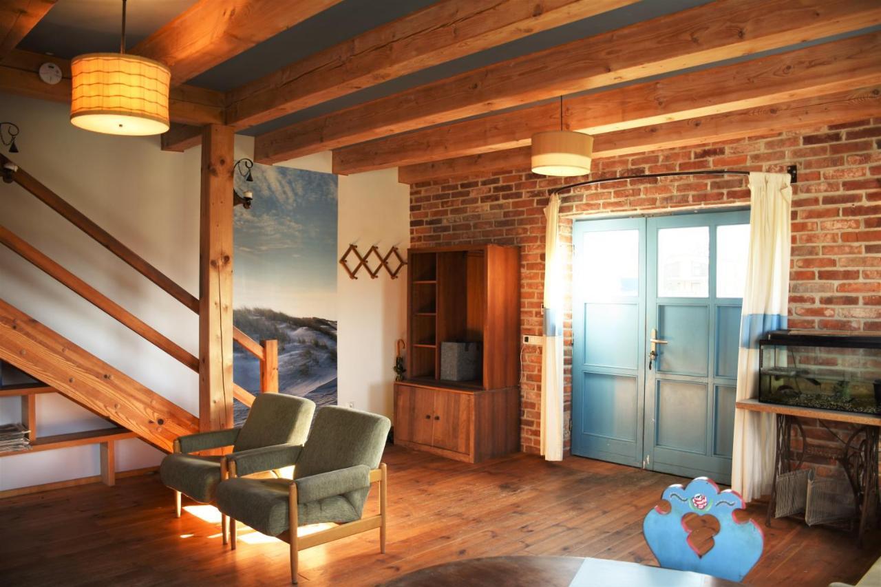 Villa Dom Na Szumiacych Drzew à Debina  Extérieur photo