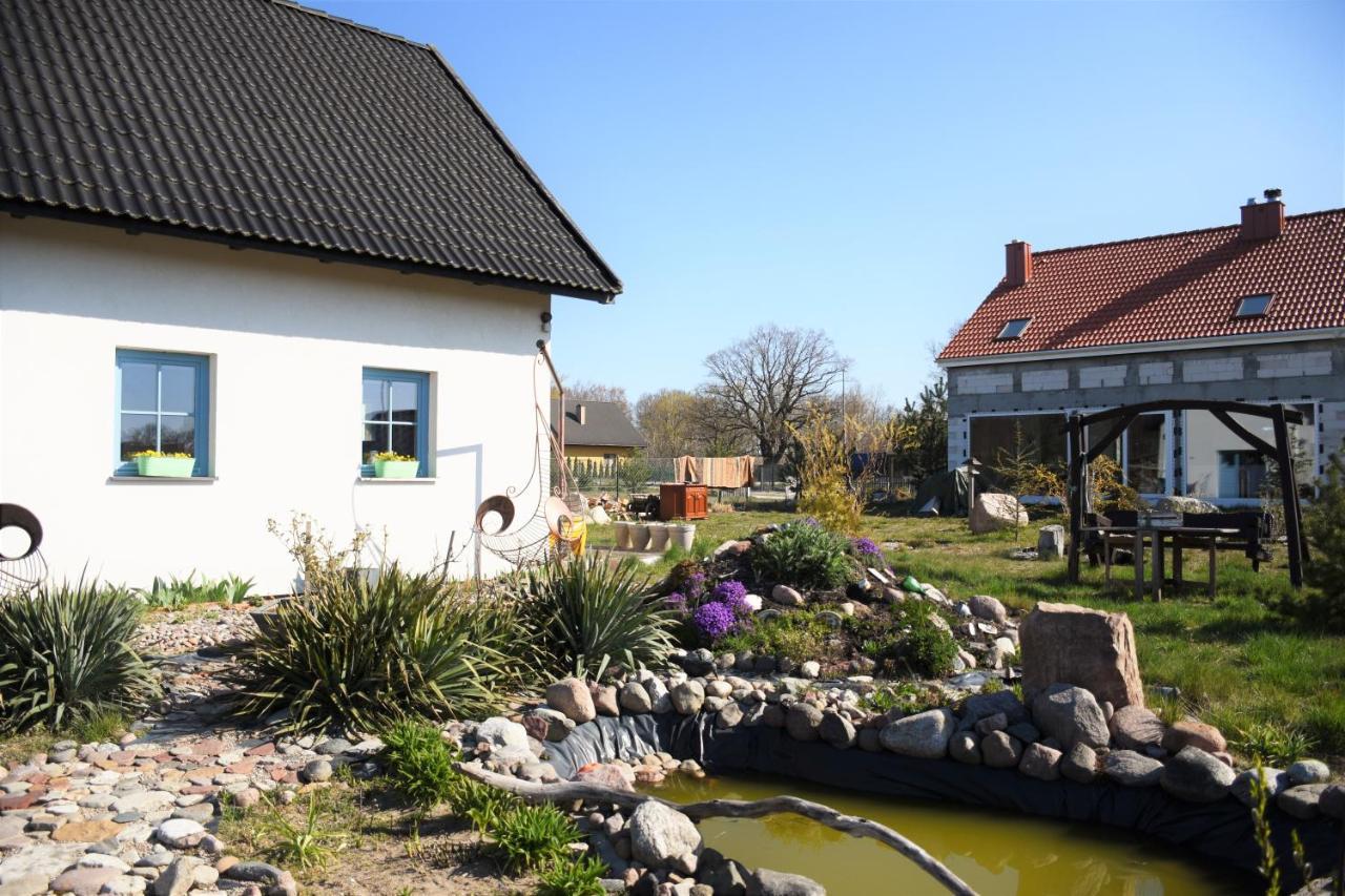 Villa Dom Na Szumiacych Drzew à Debina  Extérieur photo