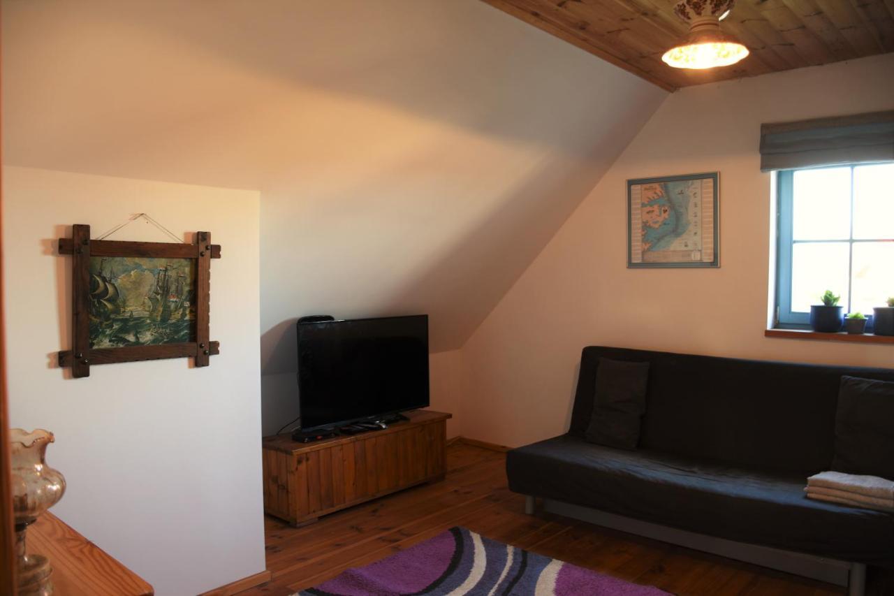 Villa Dom Na Szumiacych Drzew à Debina  Extérieur photo