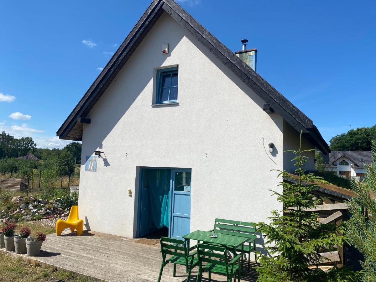 Villa Dom Na Szumiacych Drzew à Debina  Extérieur photo